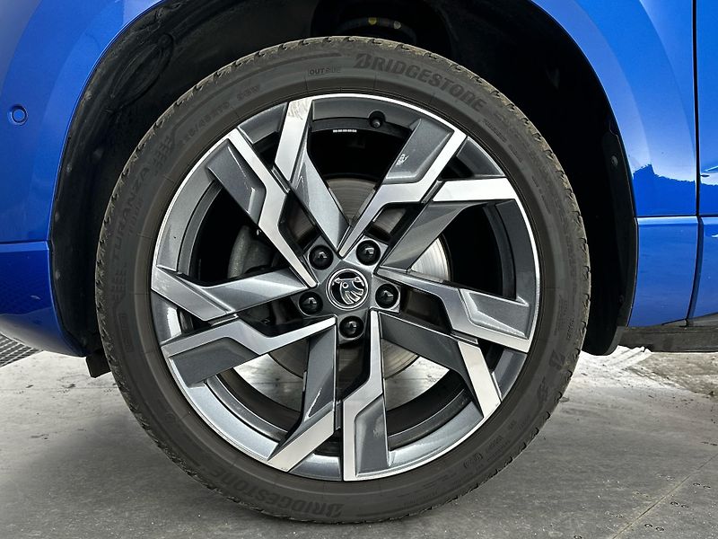 Škoda Karoq (2024) DSG 2.0TSI 140kW 4x4 SportLine - fotka 34 z 34