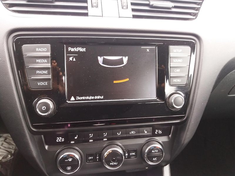 Škoda Octavia 1.4TSi,DSG,110kW,ZADÁNO !! - fotka 13 z 26