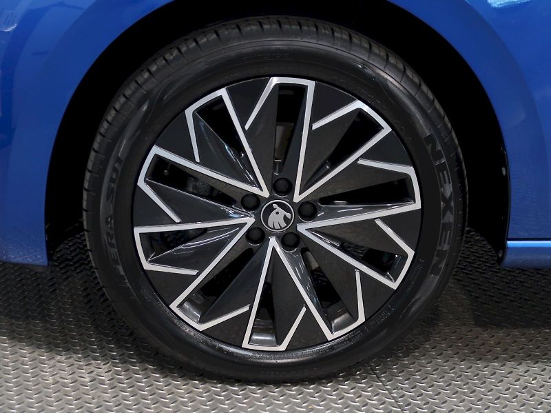 Škoda Scala (2025) TOP SELECTION 1.5TSI 110KW DSG - fotka 36 z 39
