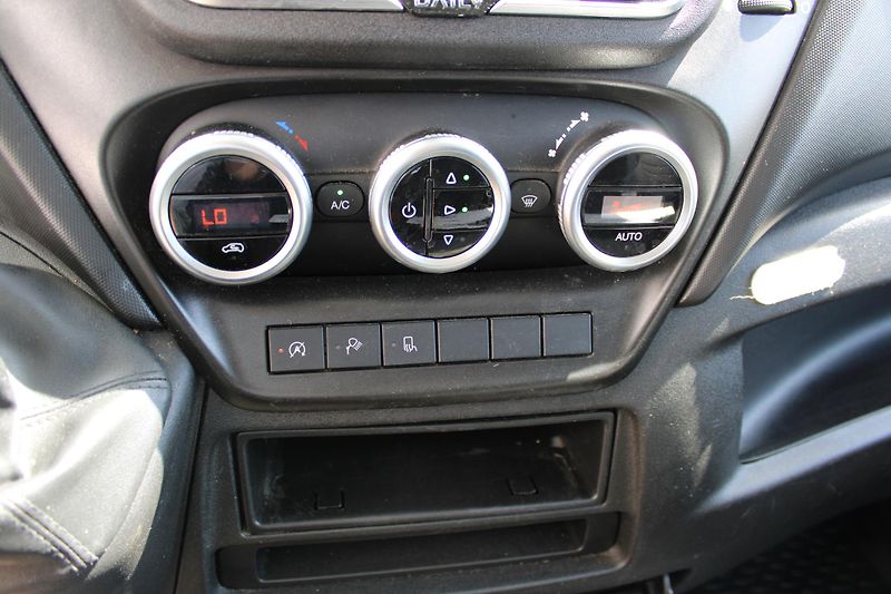 Iveco Daily 35S160 2,3 Hi-Matic XXL 18cm3 - fotka 14 z 22