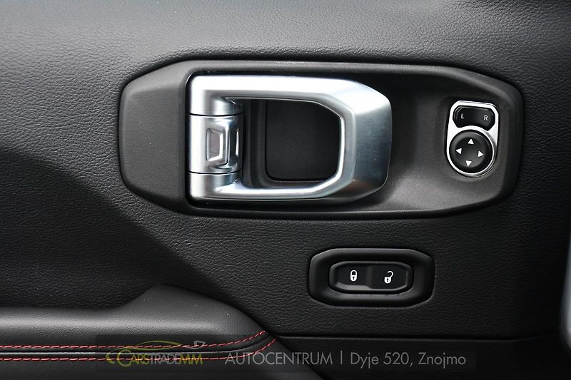 Jeep Wrangler 3.6L AWD RUBICON 4tisKM - fotka 25 z 52