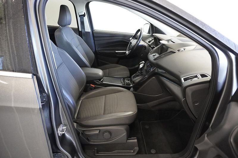 Ford Kuga (2019) 2.0 TDCI TITANIUM AUTOMAT - fotka 28 z 31