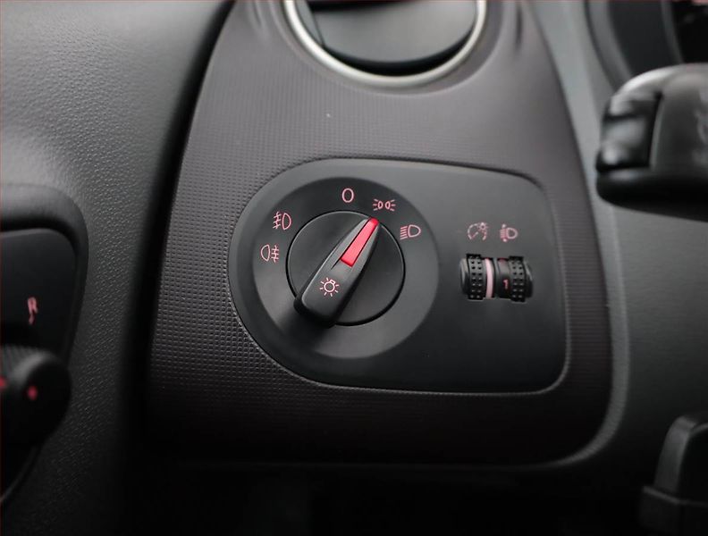 Seat Ibiza (2011) 1.2 12V, Serv.kniha, po STK - fotka 11 z 15