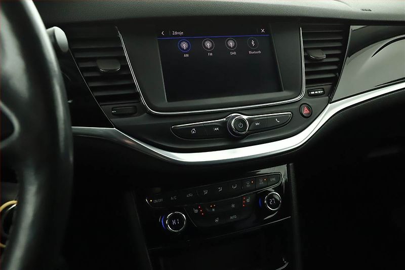 Opel Astra (2022) 1.5 CDTI, Tempomat - fotka 10 z 18