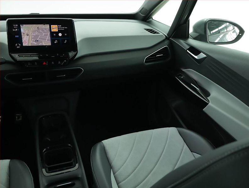 Volkswagen ID.3 (2023) Pro Perf. (62 kWh), SoH 88% - fotka 8 z 18