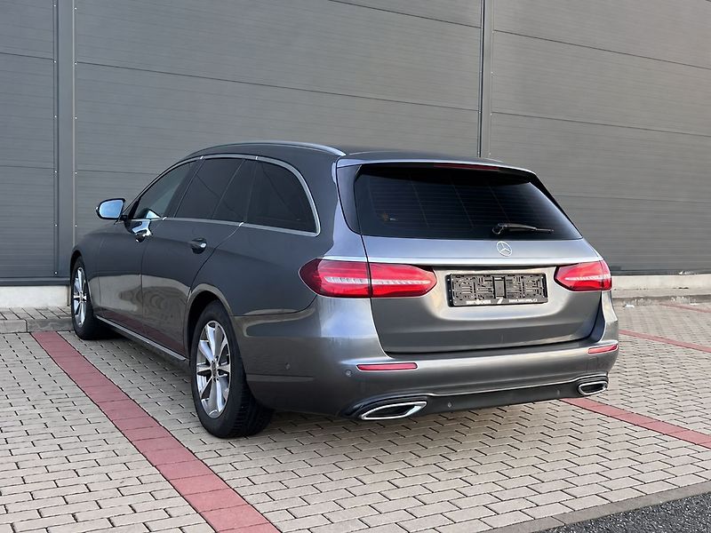 Mercedes-Benz Třídy E 220d Business-P.KAMERA-TAŽNÉ.Z - fotka 6 z 49