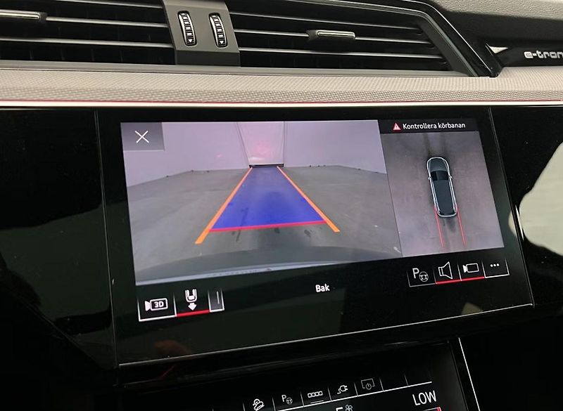 Audi Q8 e-tron 55 Q 360k Pano Matrix 4 zóny   - fotka 20 z 36
