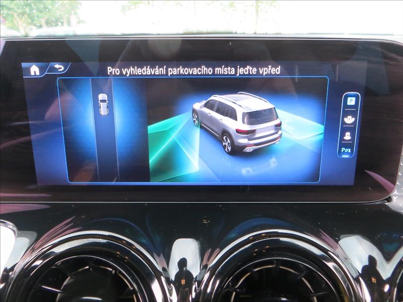 Mercedes-Benz GLB 2,0 200d 4Matic DCT 110kW ČR - fotka 18 z 23