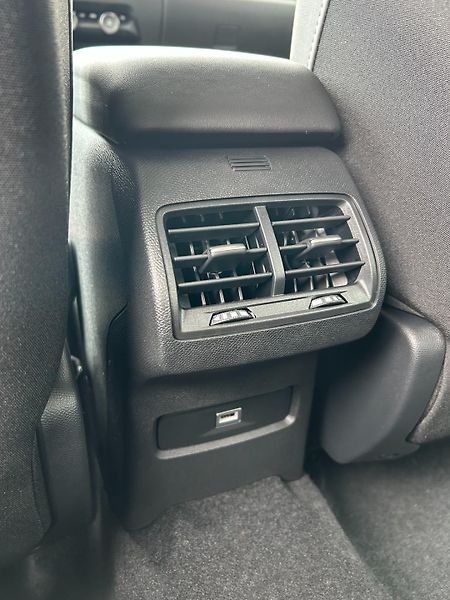 Citroën C4 (2026) PLUS Hybrid 145k Automatic     - fotka 8 z 15