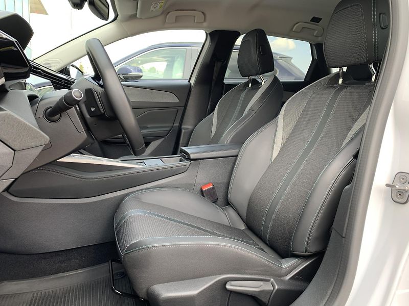 Peugeot 308 SW ALLURE+ 1.5 BHDi 96kW AT8 - fotka 17 z 23