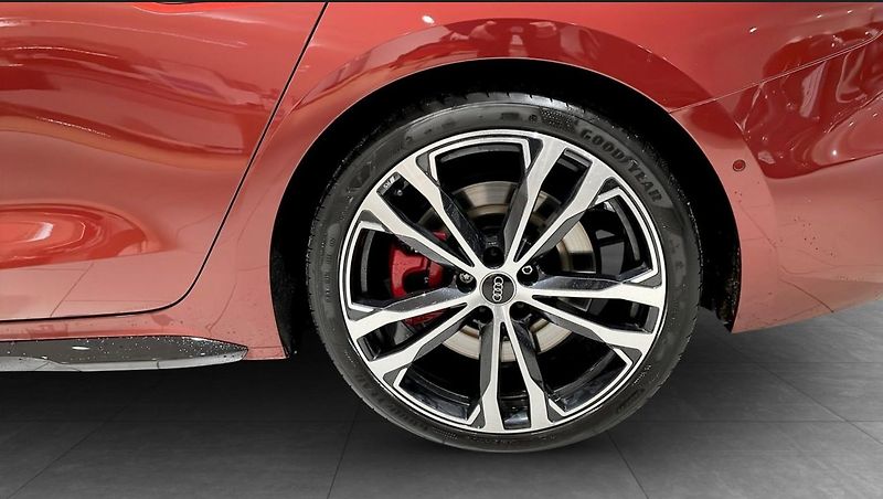 Audi A5 Avant e-hybrid S-line quattro  - fotka 6 z 13