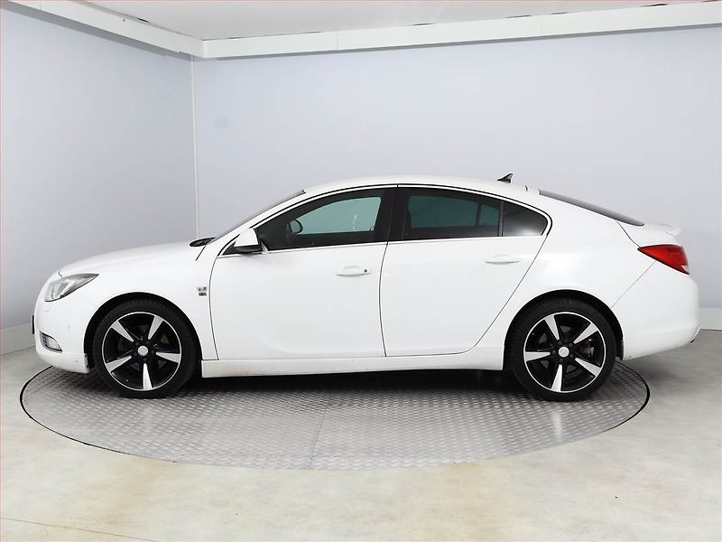Opel Insignia (2011) OPC Line 2.0 Turbo, 4X4 - fotka 3 z 16
