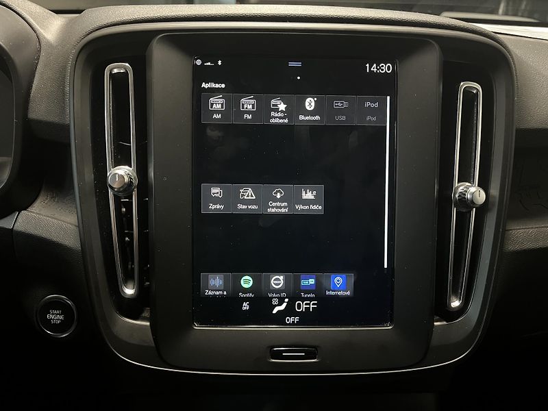 Volvo XC40 D3 Automat ČR 1.majitel - fotka 39 z 45