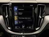 Volvo XC60 B4 AWD MOMENTUM AUT REZERVACE - náhled 31