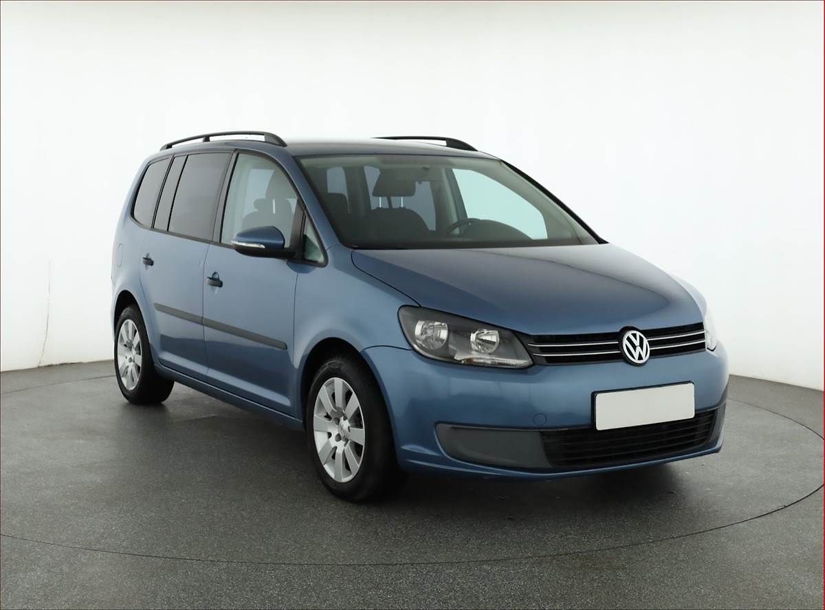 Volkswagen Touran 1.6 TDI, 7 míst, Tempomat