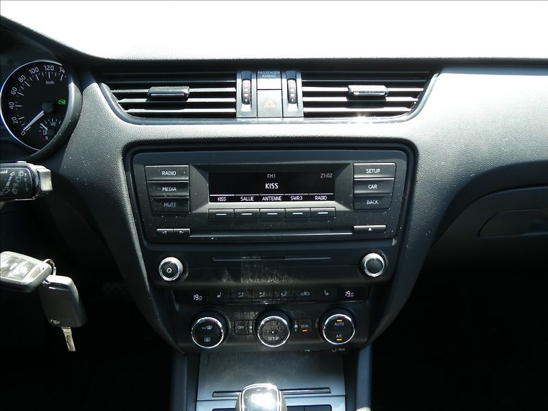 Škoda Octavia 1,4 TSi 103kW DSG 1.majitel - fotka 30 z 41