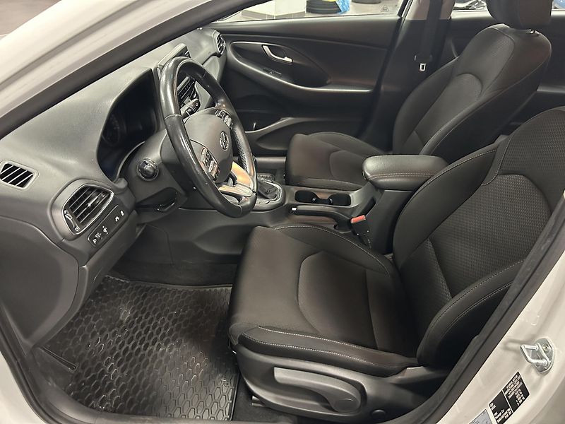 Hyundai i30 (2018) 1.0T-GDi Fastback 88kW Alu - fotka 5 z 22