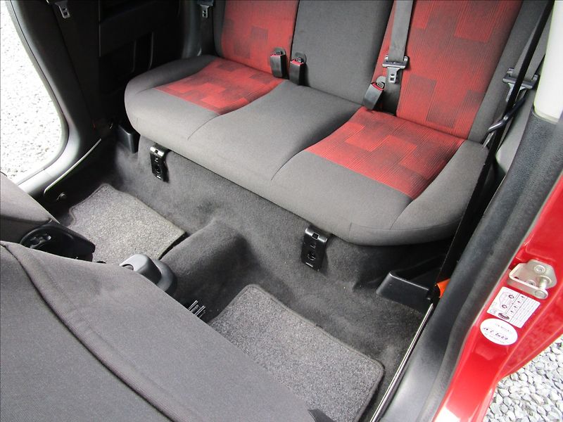 Ford Fiesta 1.4i 16V, Klima - fotka 27 z 41