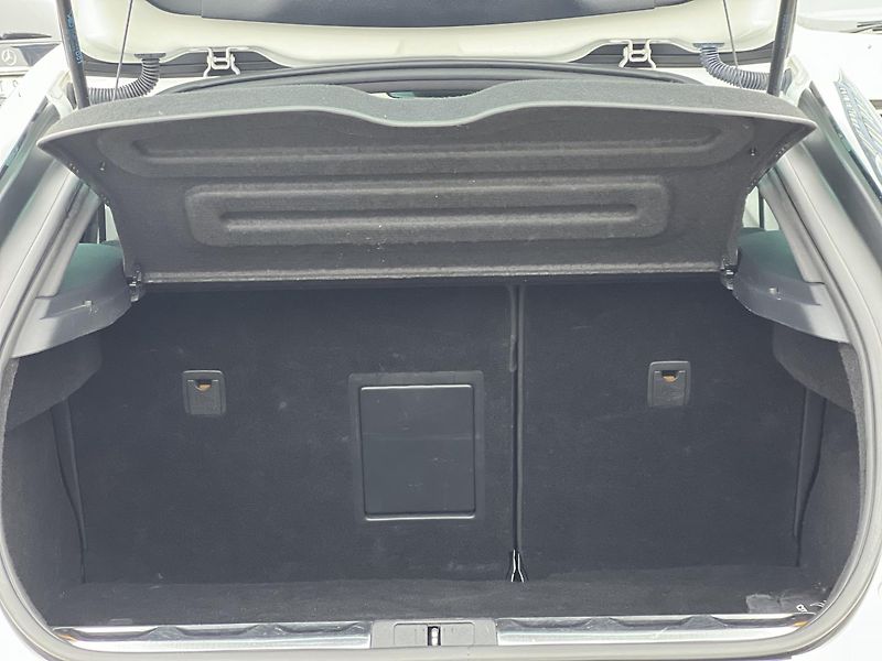 Citroën DS5 2.0HDi AUTOMAT NAVI KAMERA - fotka 29 z 43