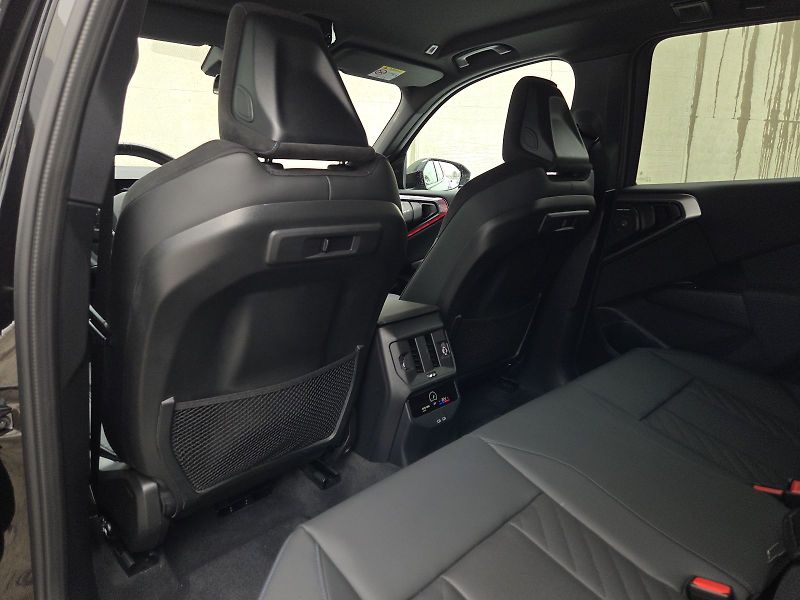 BMW X3 (2025) 20i xDrive M Sport - fotka 11 z 16