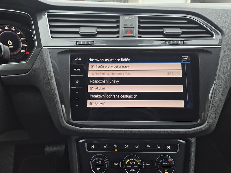 Volkswagen Tiguan 2,0TDi 140kw DSG 4x4 18ALU TZ - fotka 29 z 50