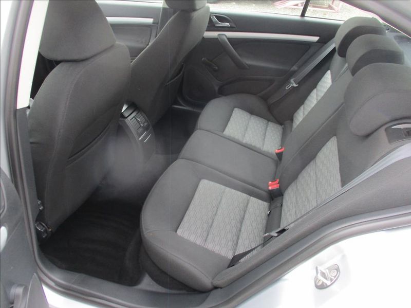 Škoda Octavia 1,4 TSI, klima, serv. kniha, - fotka 11 z 32