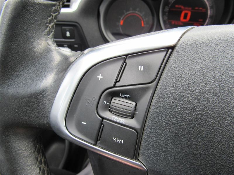 Citroën C4 1,2 96kW - fotka 19 z 29