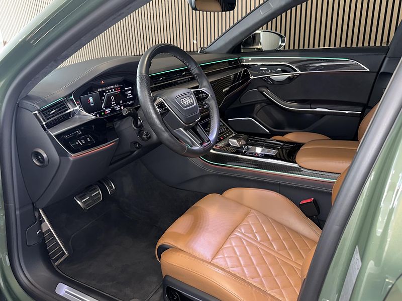Audi S8 B&O-Adv. Carbon Matrix Pano TV - fotka 8 z 52