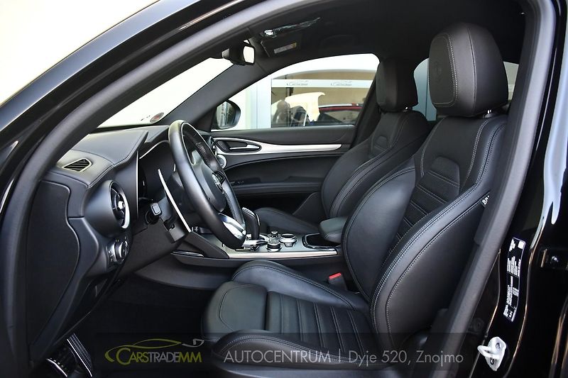 Alfa Romeo Stelvio 2.2D 16V 154kW Veloce AT8-Q4 - fotka 10 z 52