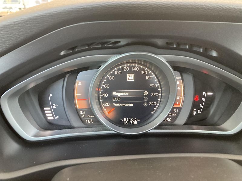 Volvo V40 CROSS COUNTRY T4  - REZERVACE - fotka 34 z 43