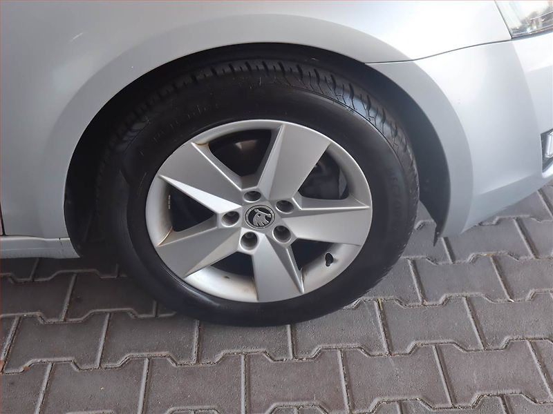 Škoda Octavia (2016) 1.6 TDI, Serv.kniha, Tempomat - fotka 14 z 19