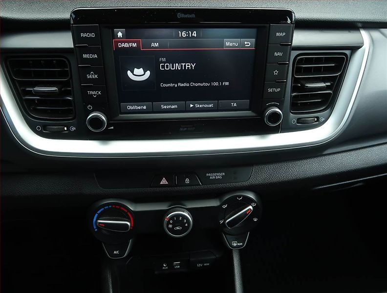 Kia Stonic (2018) 1.25 CVVT, Serv.kniha - fotka 12 z 15