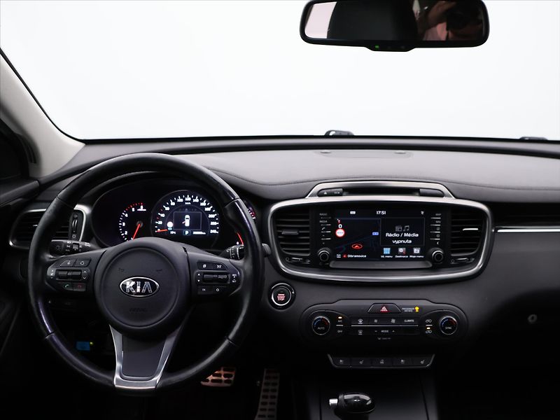 Kia Sorento 2.2 CRDI 147kW Exclusive 4x4 - fotka 25 z 33