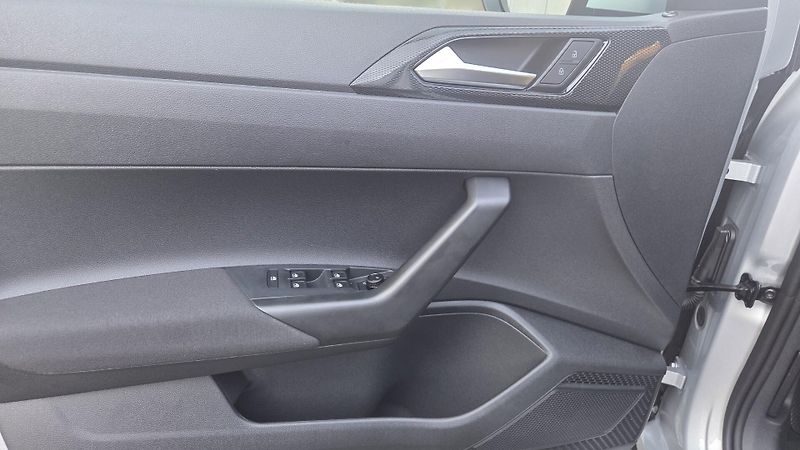 Volkswagen Taigo People 1,0 TSI 85 kW 7DSG - fotka 15 z 26