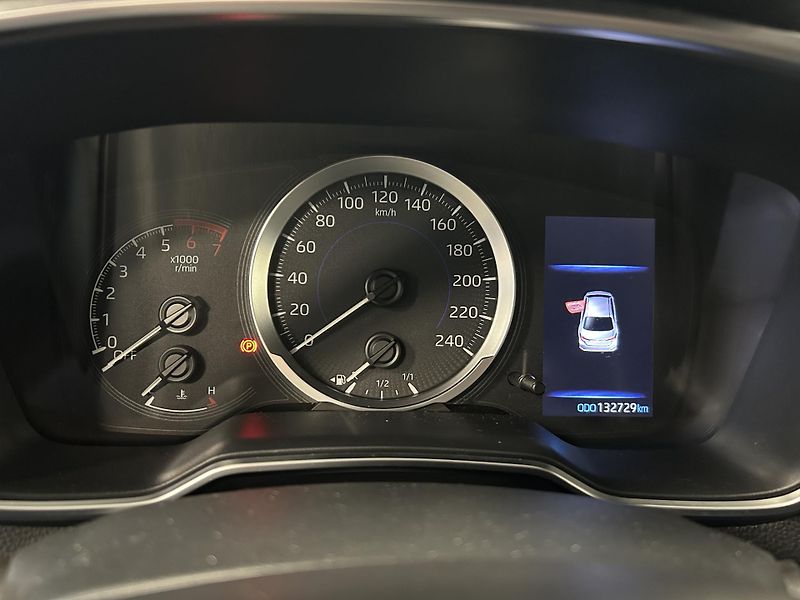 Toyota Corolla (2023) 1.8 Hybrid AT LED Kamera - fotka 17 z 26