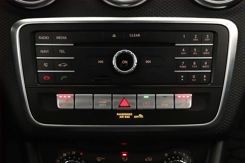 Mercedes-Benz Třídy A (2016) A 180 d, Automat, Kůže, Navi - fotka 15 z 19