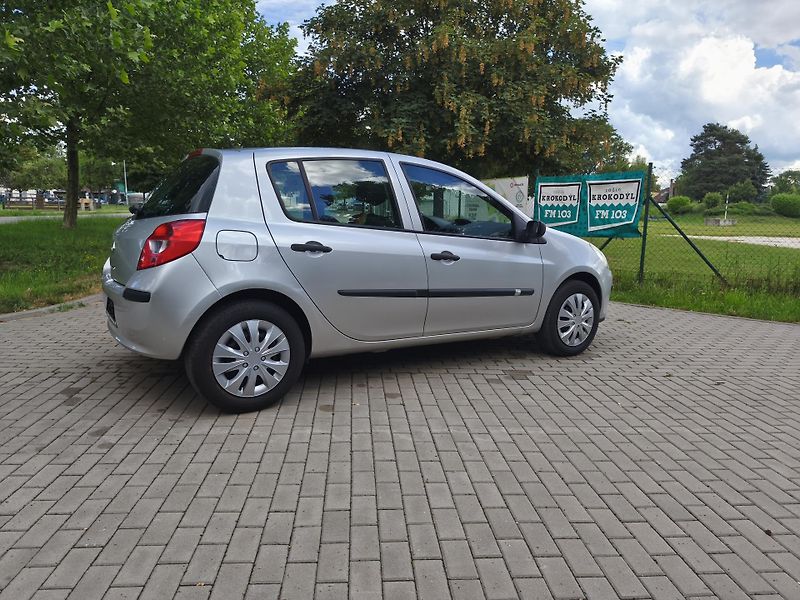 Renault Clio 1.2 confort- nové rozvody - fotka 11 z 23