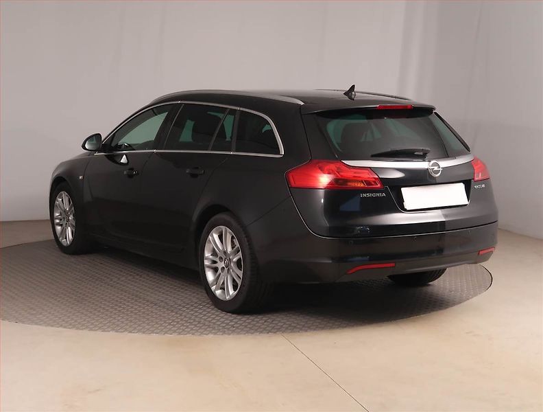 Opel Insignia (2011) 2.0 CDTI, Navi, Xenony - fotka 4 z 16