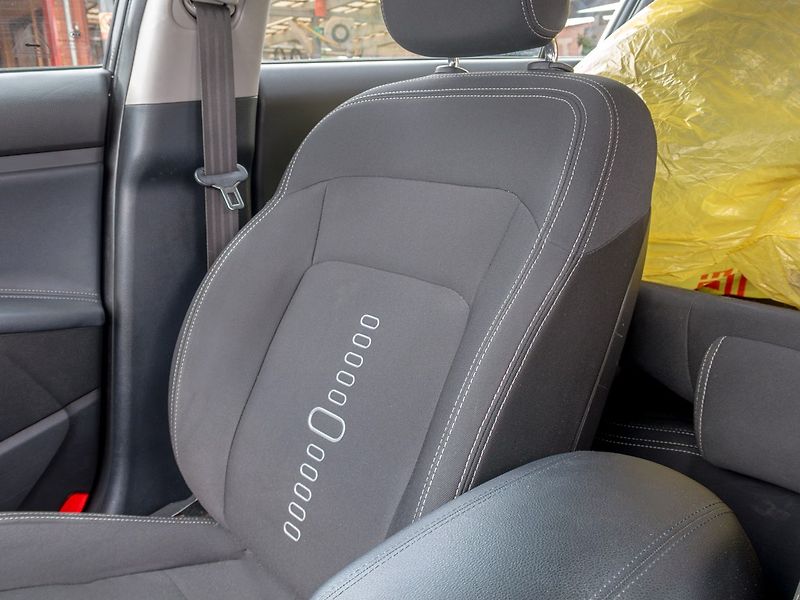 Kia Sportage (2014) ČR 1.7D 85KW – 2x KOLA - fotka 14 z 35