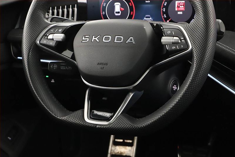Škoda Superb (2025) 2.0 TDI, Sportline, HUD, Paměť - fotka 15 z 21