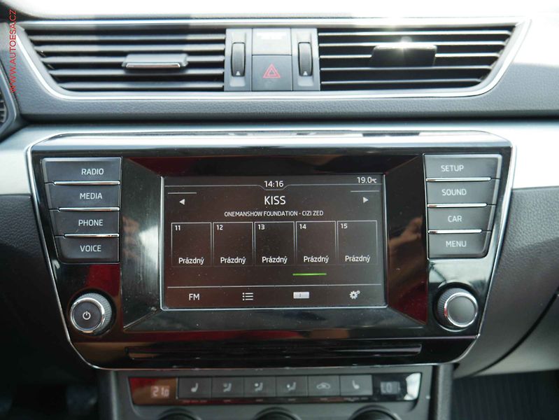 Škoda Superb (2016) 2.0TDi, ČR, Ambition, bixen - fotka 16 z 19
