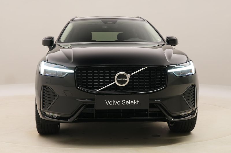 Volvo XC60 B4 AWD DARK PLUS AUT  - fotka 16 z 56