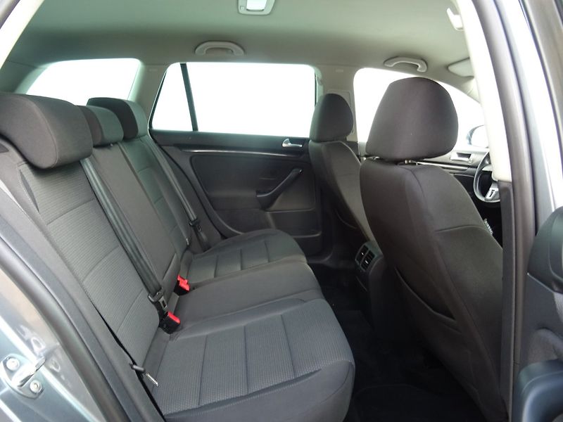 Volkswagen Golf (2011) 1.2i,77kW,S.kn,aut.klima - fotka 18 z 23