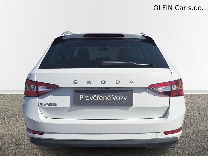 Škoda Superb Combi 2.0 TSI DSG Style+ 140 k - fotka 8 z 25