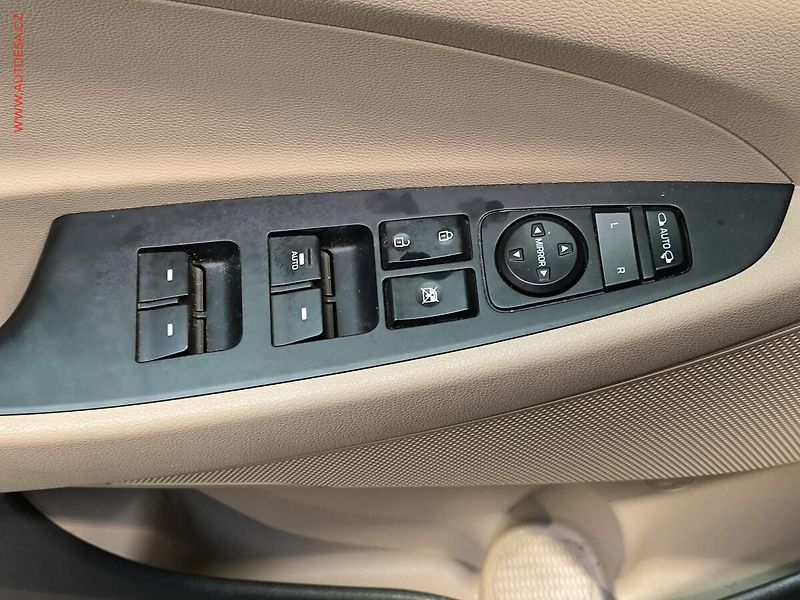 Hyundai Tucson (2016) 1.7 CRDi, ČR, Navi, kamera - fotka 17 z 17