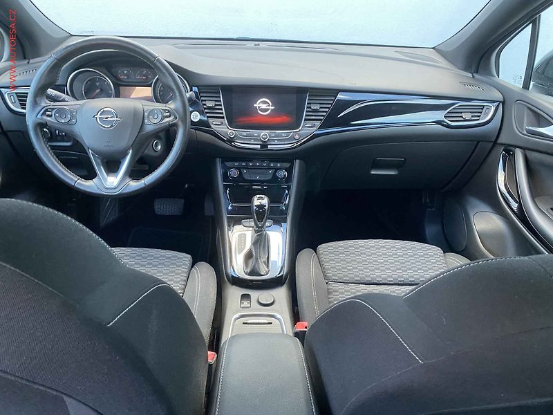 Opel Astra (2018) 1.6 CDTi SportsTourer - fotka 8 z 19