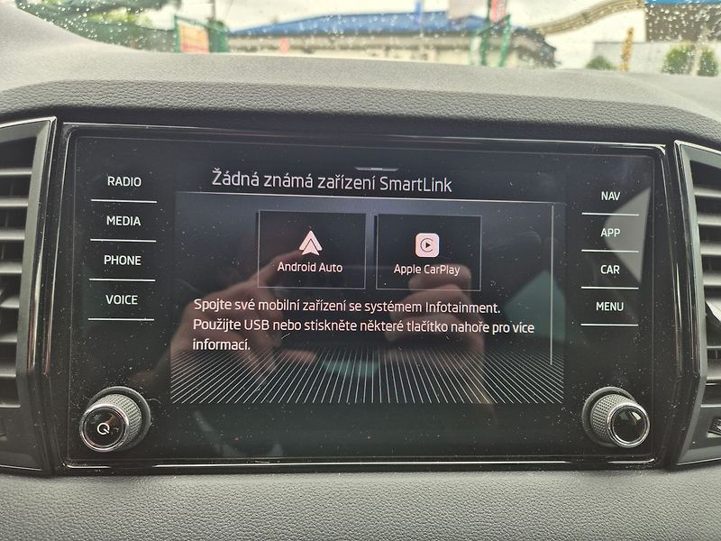 Škoda Karoq 1,5 TSI DSG 110kW Fresh - fotka 15 z 21