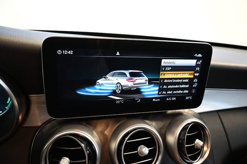 Mercedes-Benz Třídy C (2021) 2.0 300 DE 9G-TRONIC AVANTGARD - fotka 14 z 33