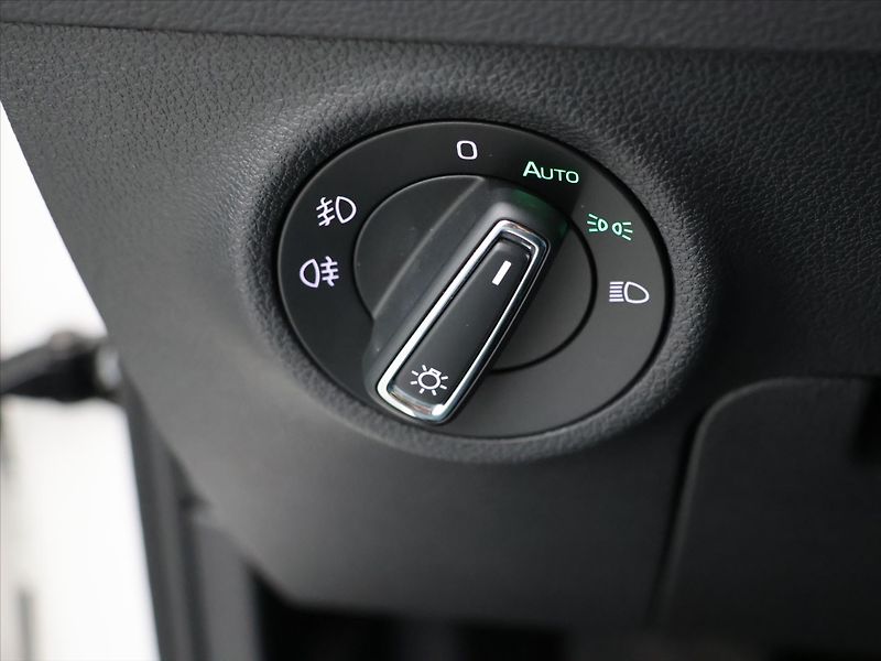 Škoda Karoq 1.6 TDI 85kW Style+ DSG DPH CZ - fotka 19 z 32