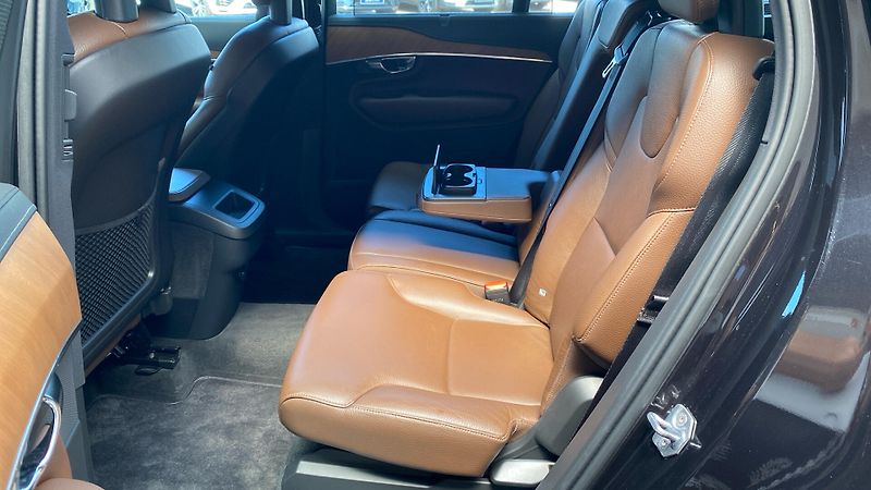 Volvo XC90 INSCRIPTION, B5 AWD, 173+10 kW - fotka 10 z 34